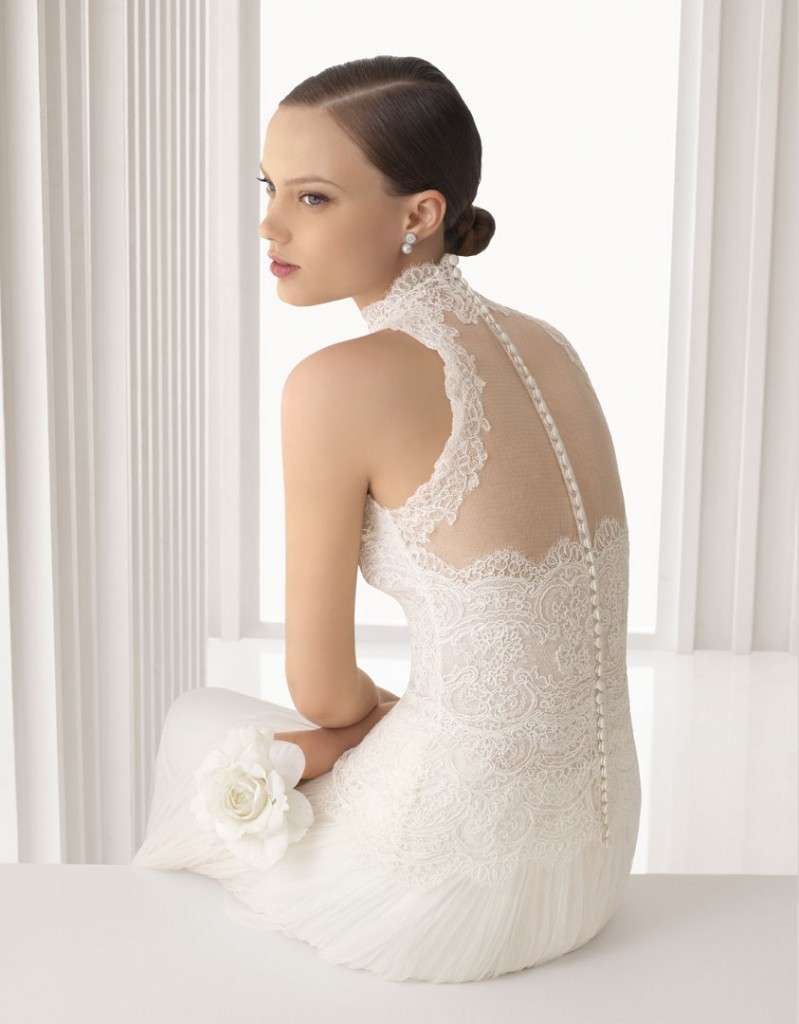 Abito da sposa scollato sulla schiena