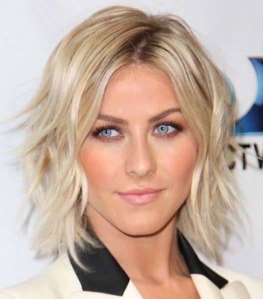 Bob corto per Julianne Hough