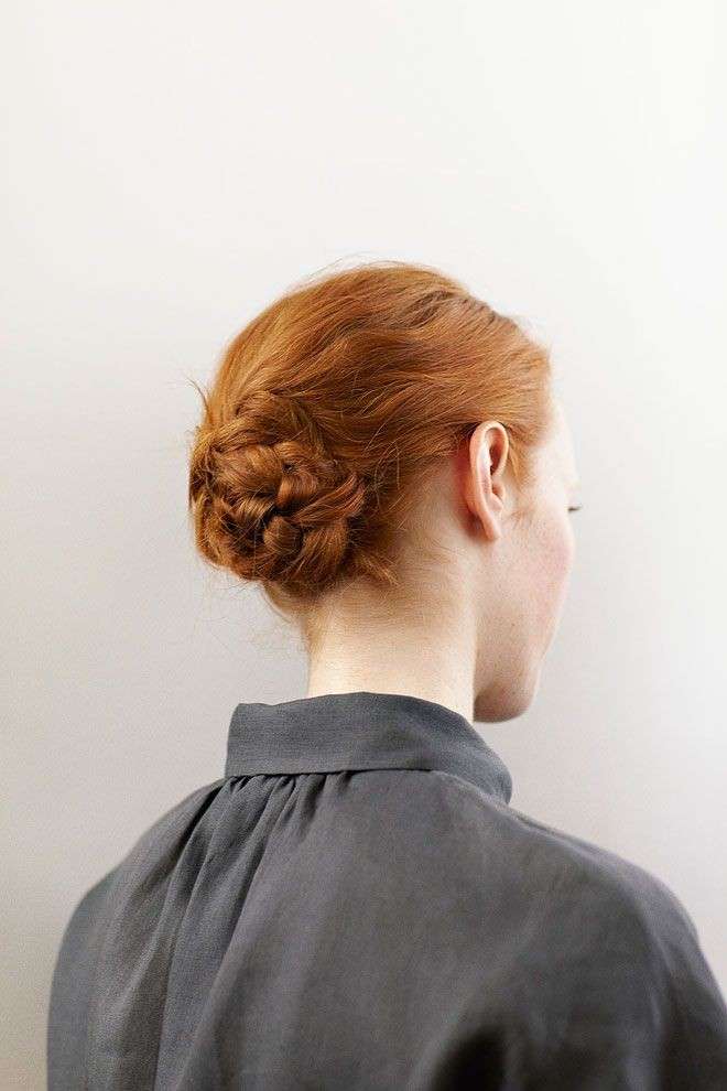 Chignon con treccia per capelli corti