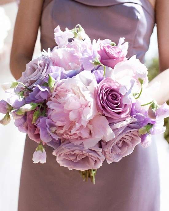 Creazione con fiori colorati