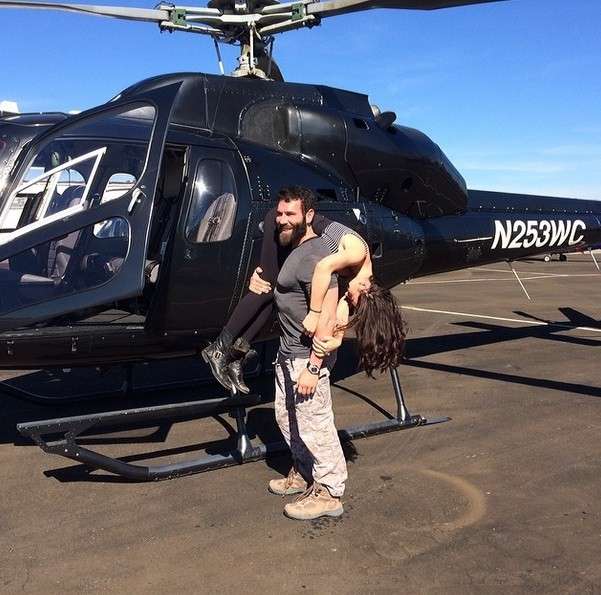 Dan Bilzerian sta per prendere l'elicottero