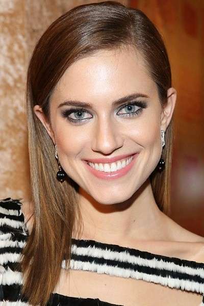 Hairstyle di Allison Williams Golden Globes Awards 2014