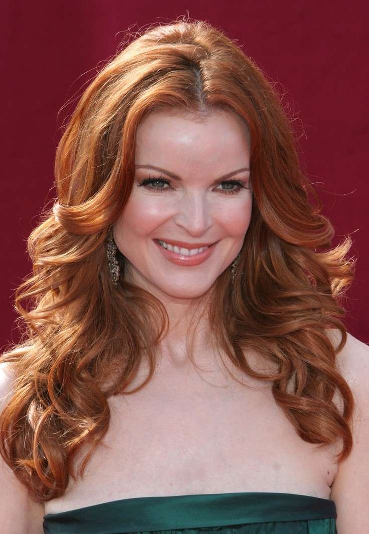 Marcia Cross onde morbide tra i capelli