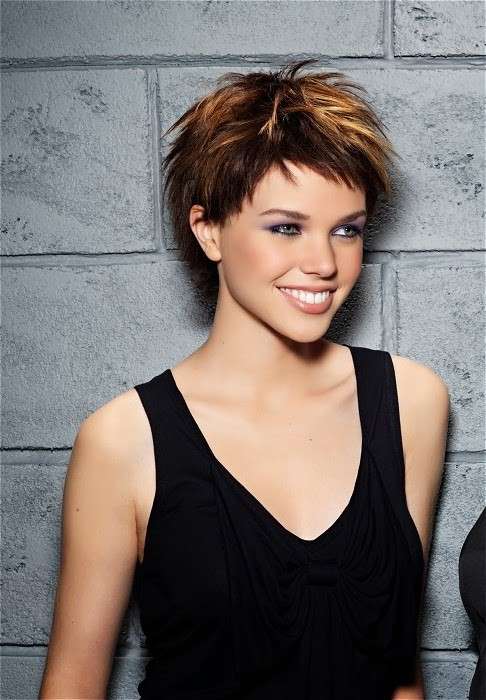 Pixie haircuts con punte chiare 2014