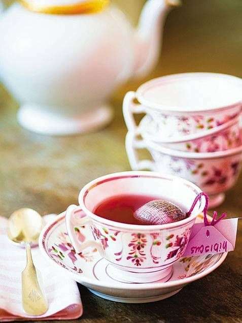 Tazze colorate per il tè