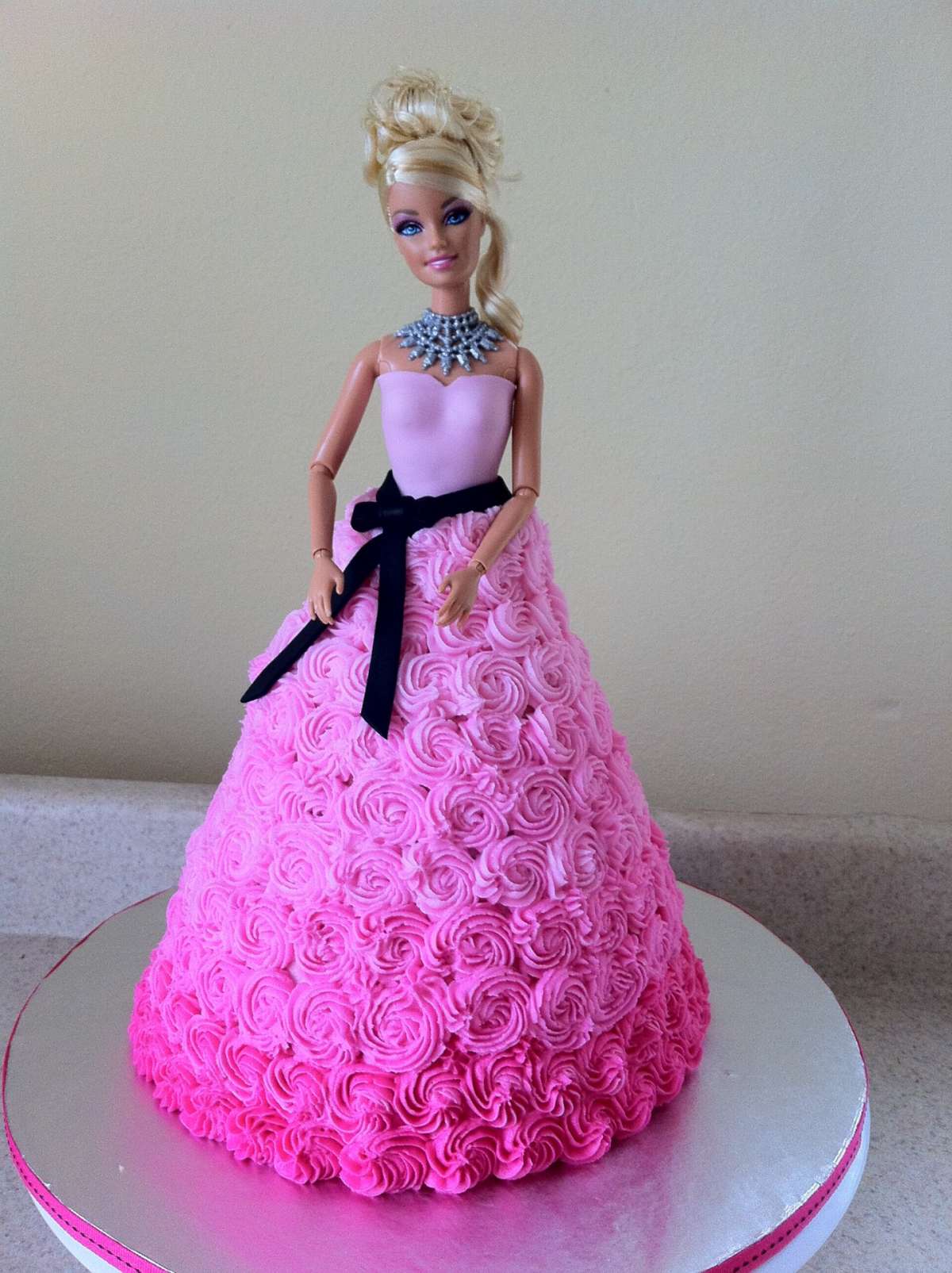 Torta a forma di Barbie