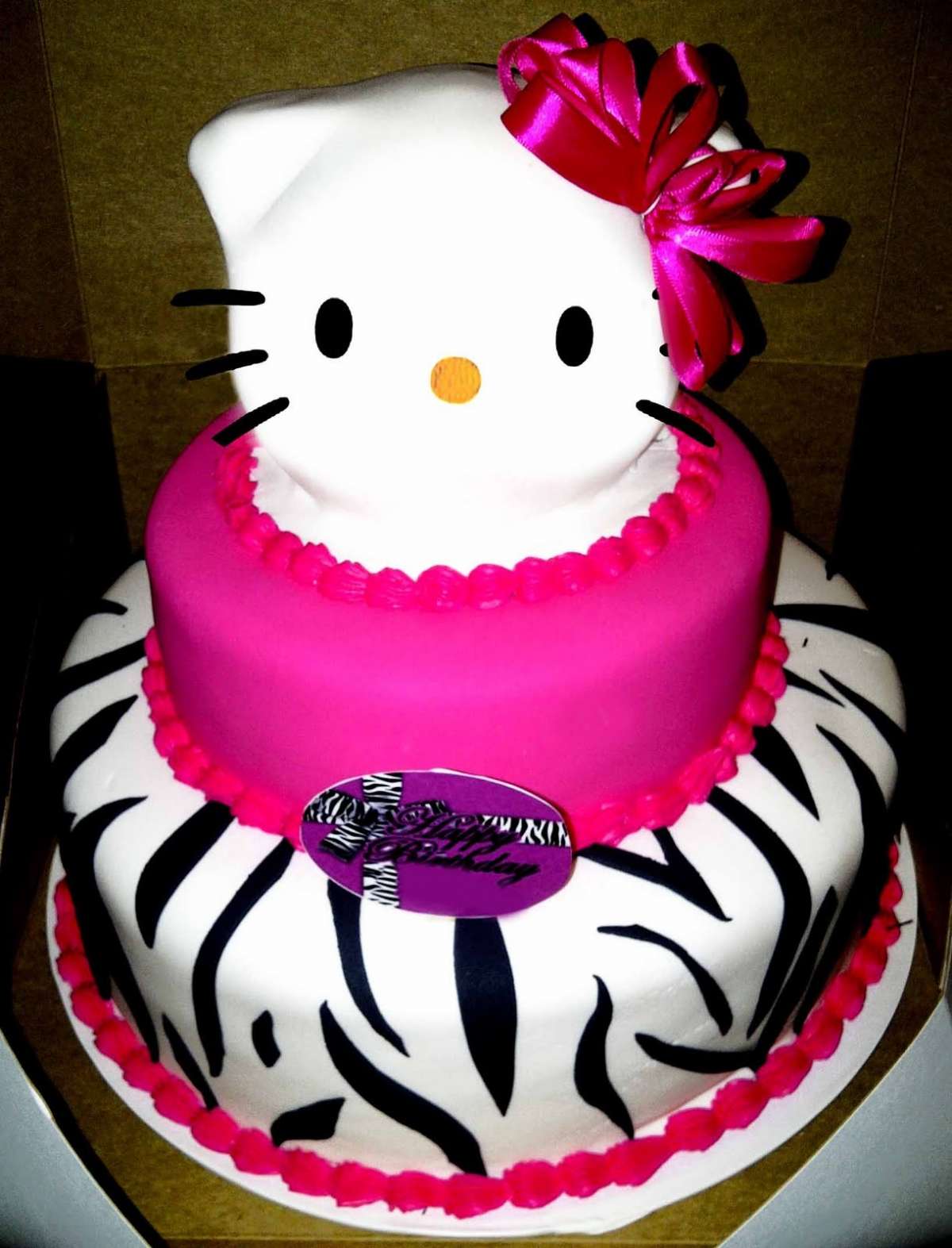 Torta a piani di Hello Kitty