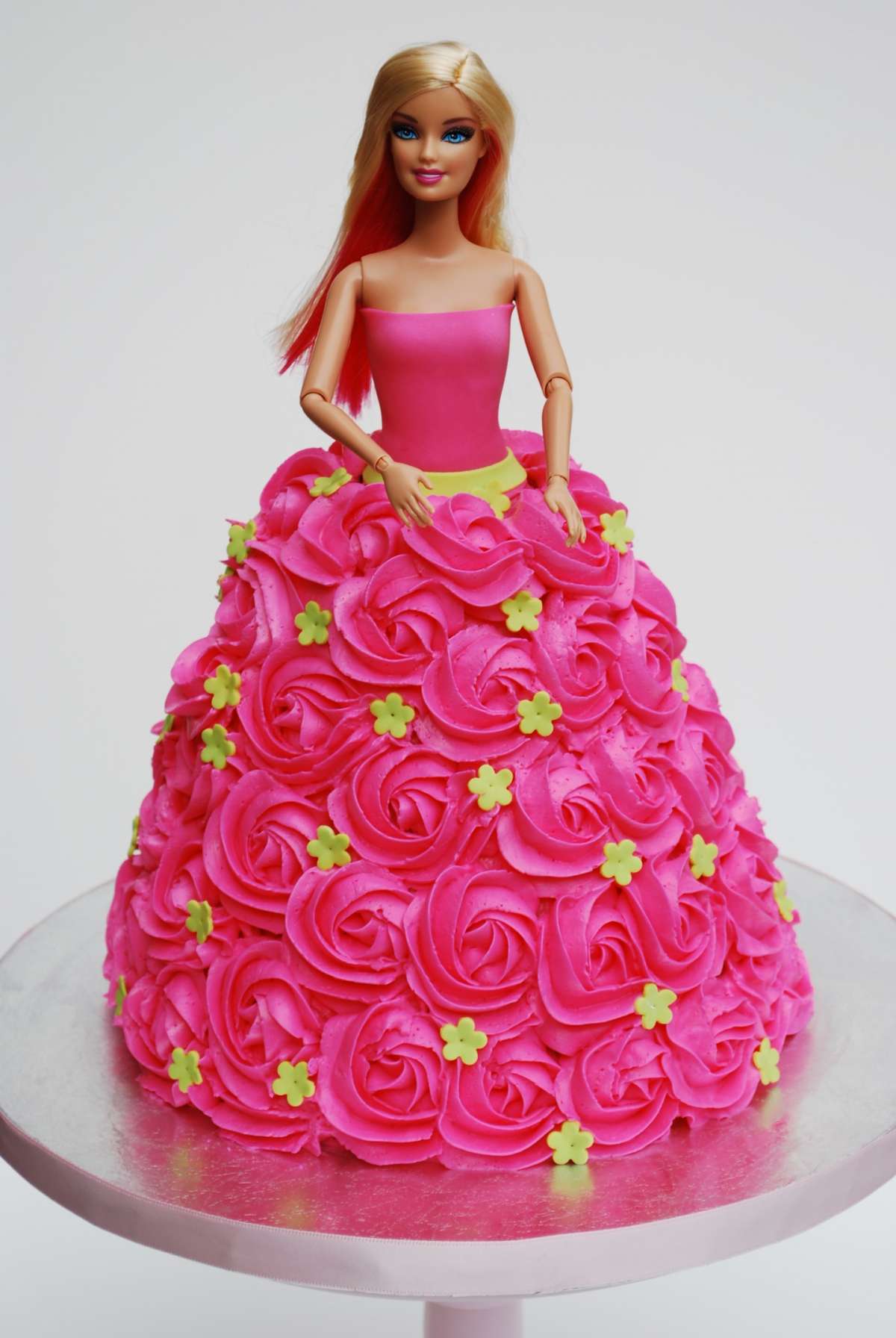 Torta Barbie con fiori