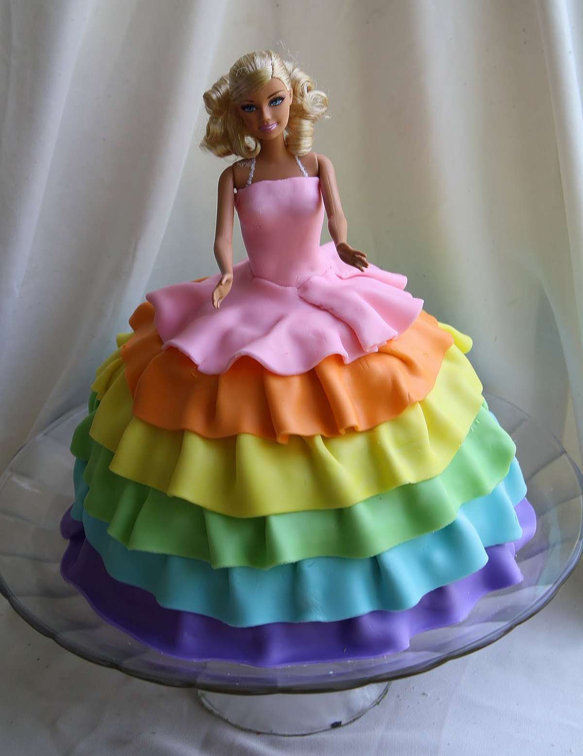 Torta Barbie con gonna colorata