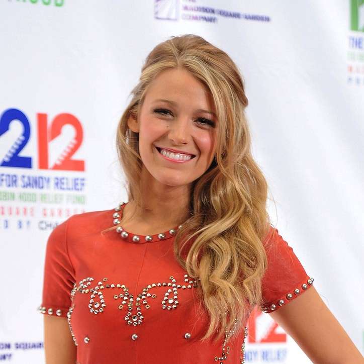 Acconciatura con semiraccolto: Blake Lively