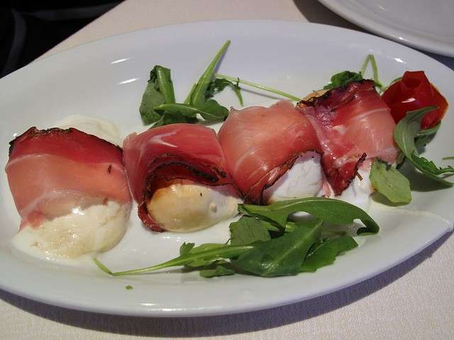 Antipasto speck e mozzarella