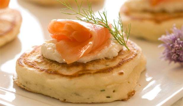 Blinis al salmone