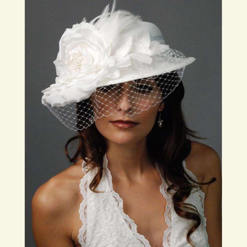 Cappello da sposa classico con veletta