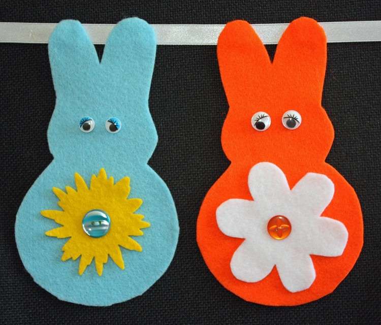 Coniglietti con bottoni colorati