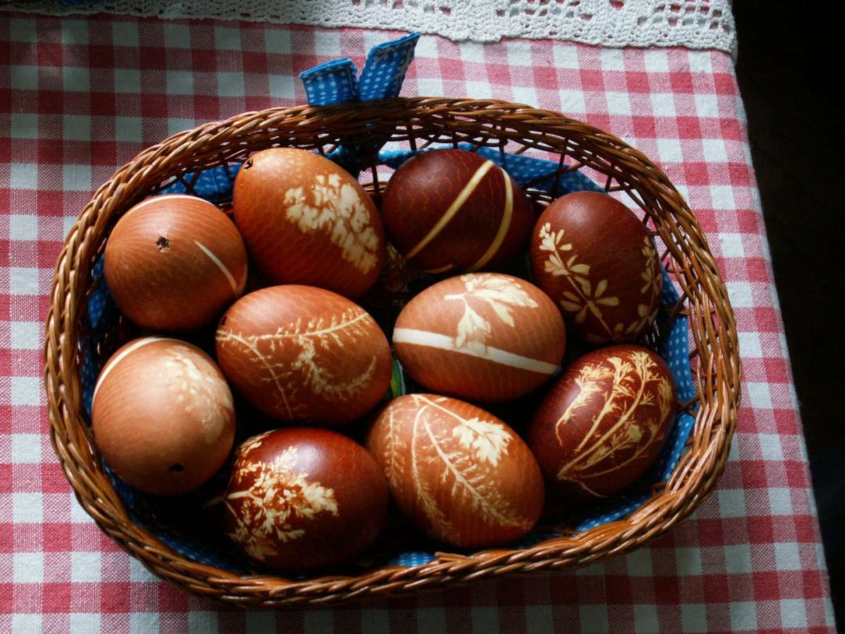 Disegni sulle uova di Pasqua