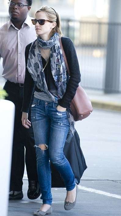Emma Watson con jeans e ballerine