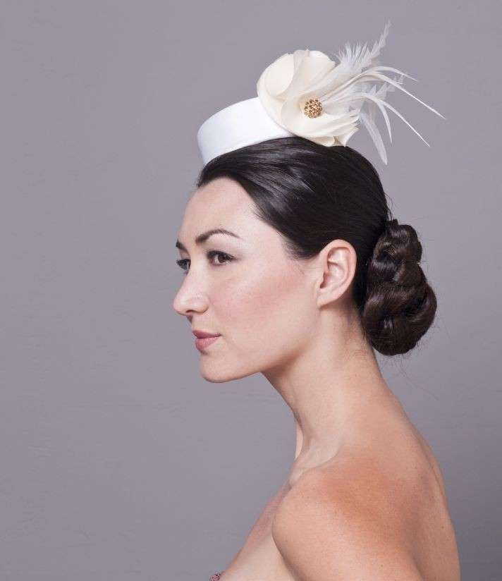 Fascinator per la sposa con piume