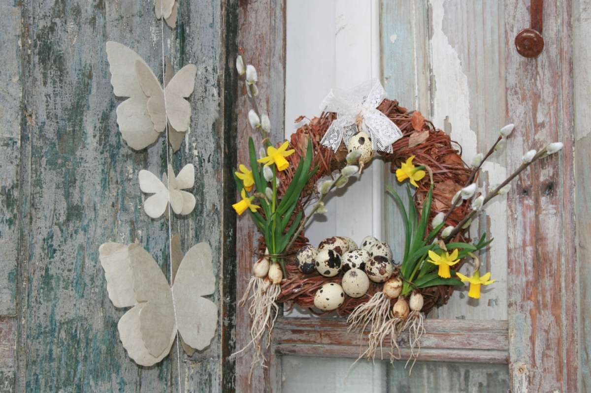 Ghirlanda con i fiori di campo