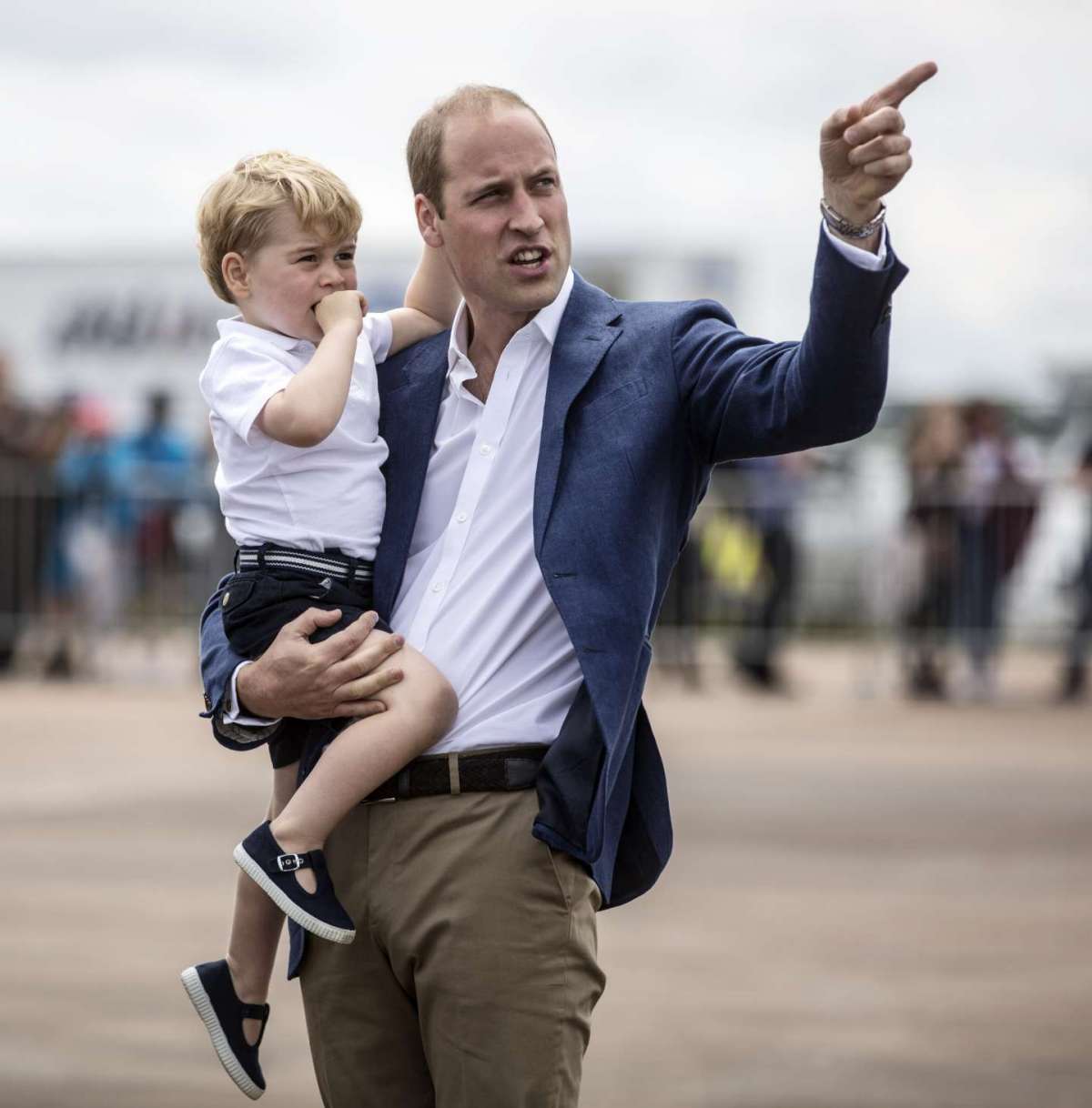 Il principe George Alexander Louis con il papà William