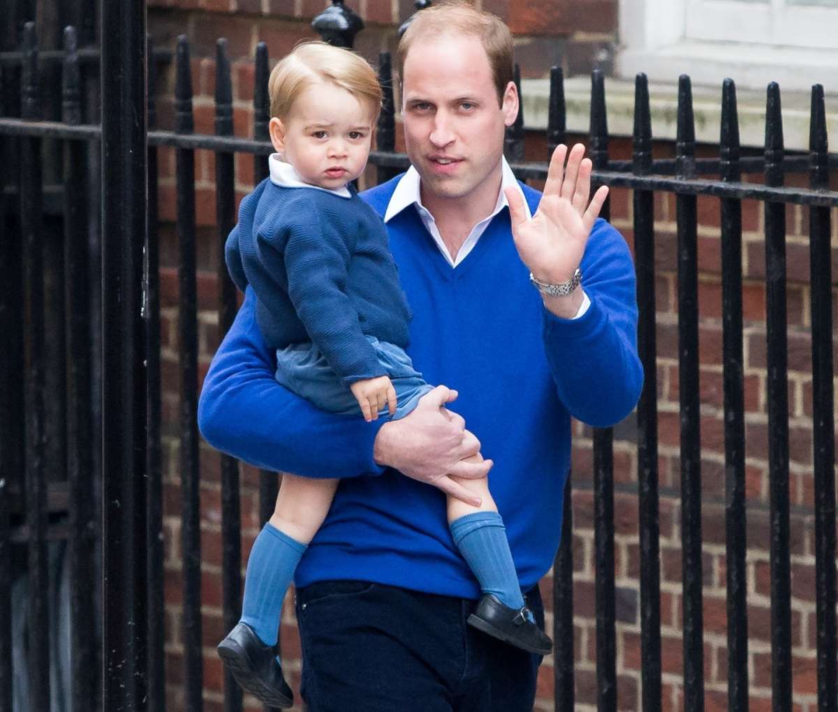 Il Royal Baby George in braccio a papà William