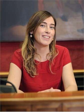 Ministro Boschi in rosso