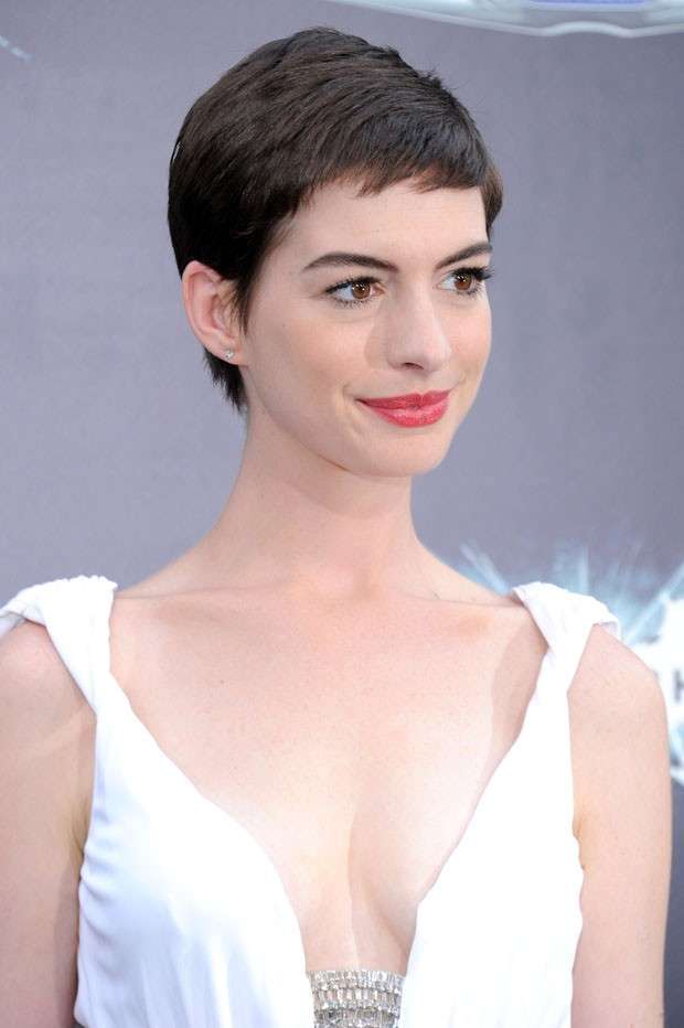 Pixie cut originale di Anne Hathaway