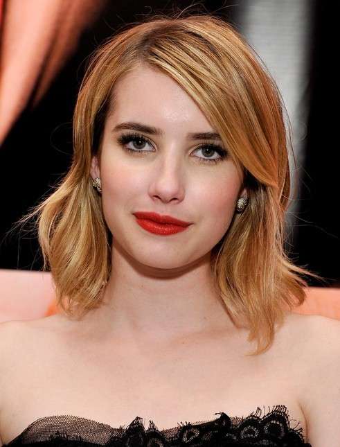 Tagli capelli corti in crescita: Emma Roberts