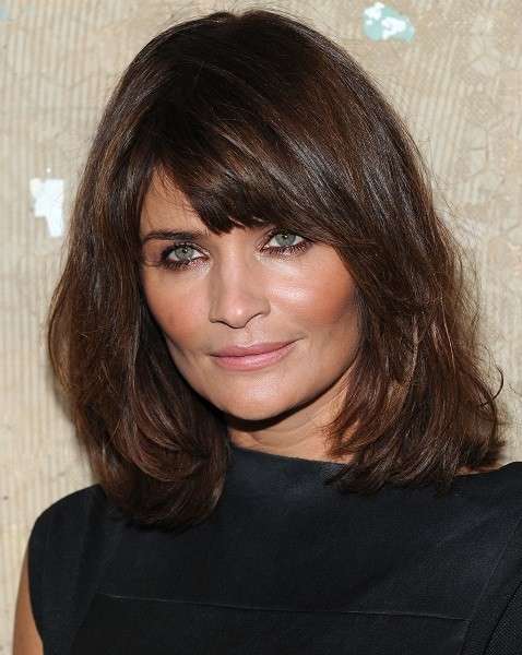 Taglio viso squadrato di Helena Christensen