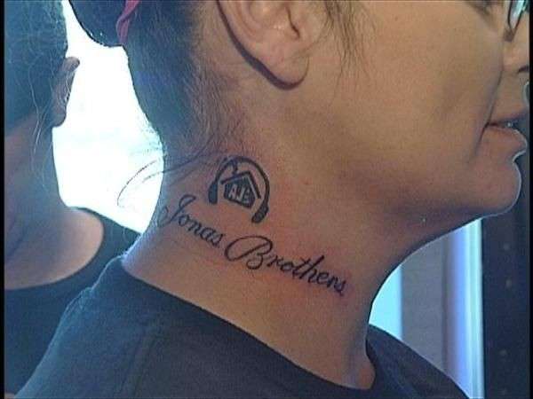 Tatuaggio dedicato ai Jonas Brothers