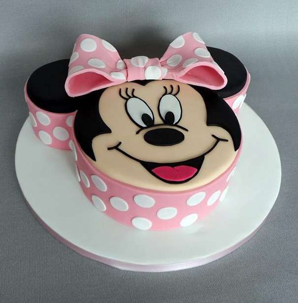 Torta a forma di viso di Minnie