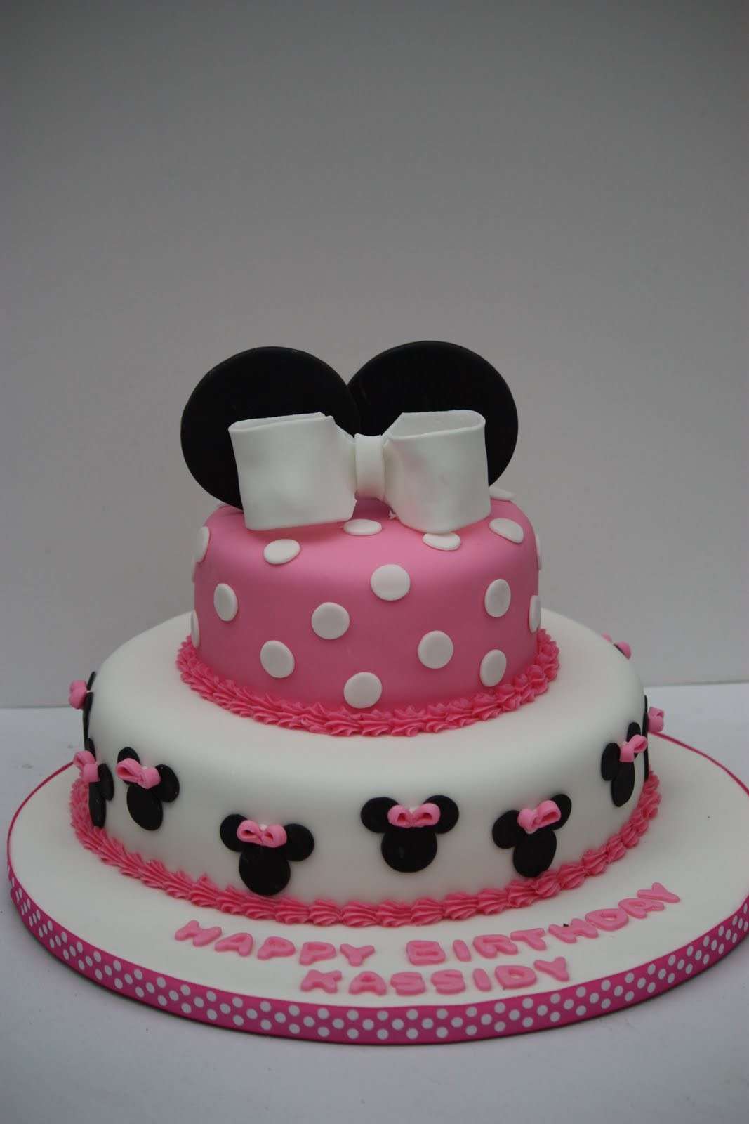 Torta di Minnie con fiocchetto