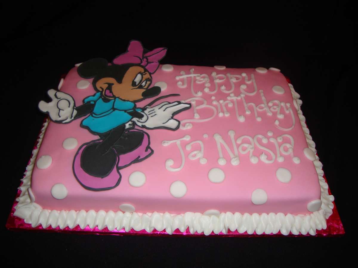 Torta di Minnie con panna e pasta di zucchero