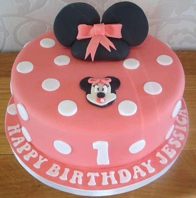 Torta di Minnie rosa per il compleanno
