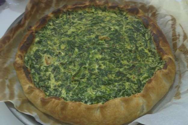 Torta pasqualina con spinaci a vista