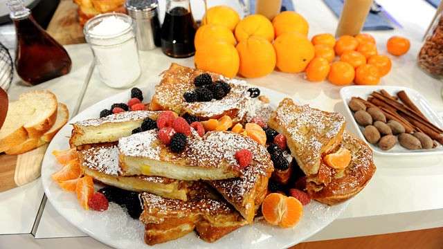 Una ricca colazione per la mamma