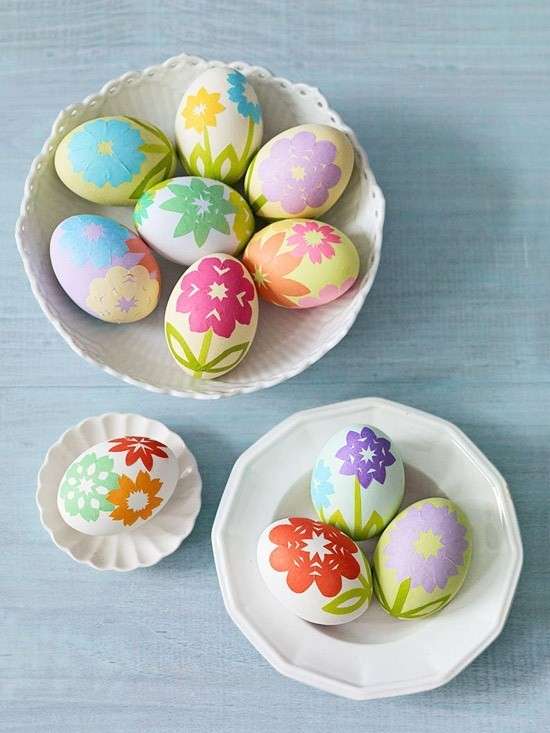 Uova di Pasqua con fiori decoupage