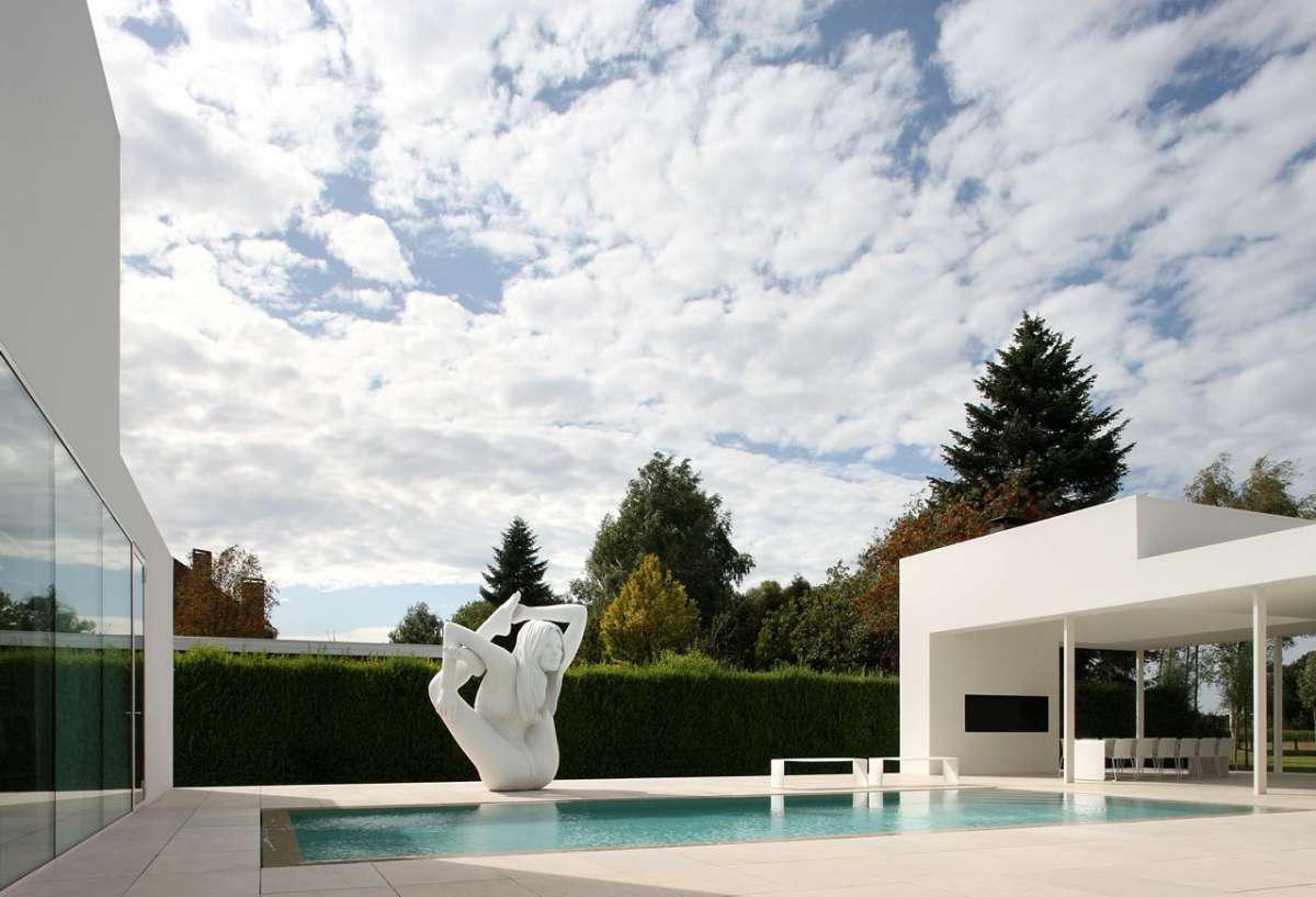 Villa dal look minimalista