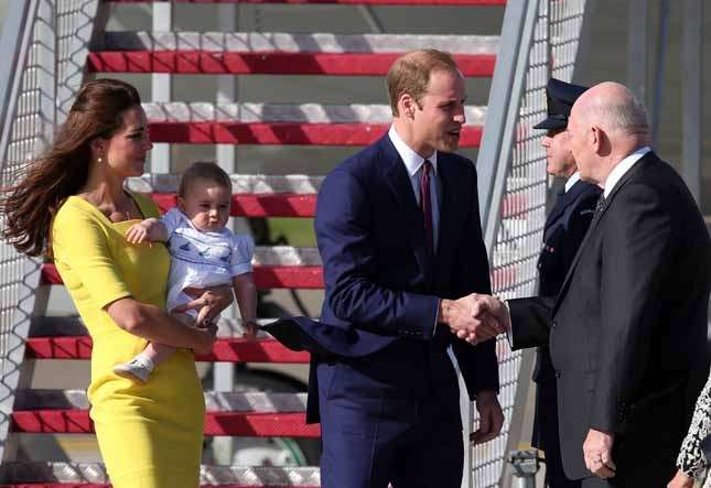 William e Kate salutano le autorita australiane