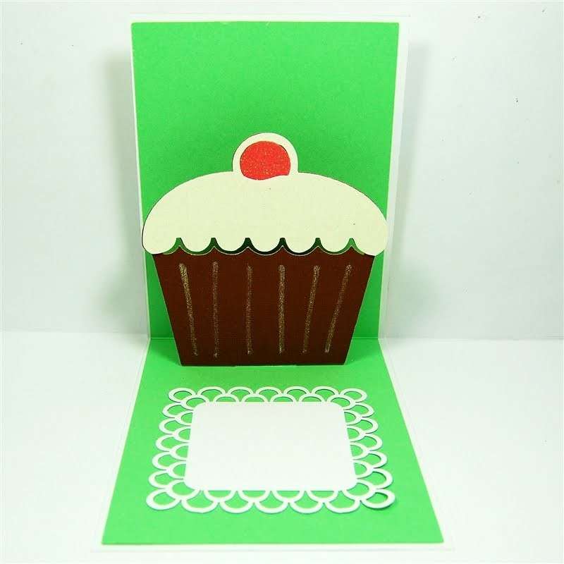 Biglietto con la cupcake pop up