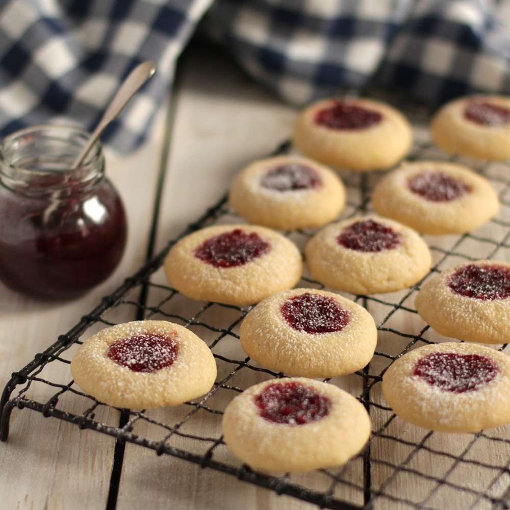 Biscotti con marmellata