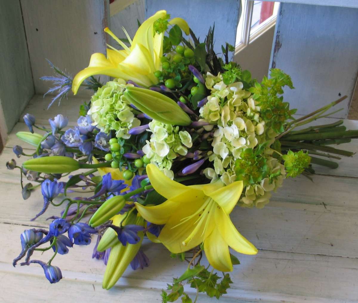 Bouquet sposa estivo giallo e azzurro