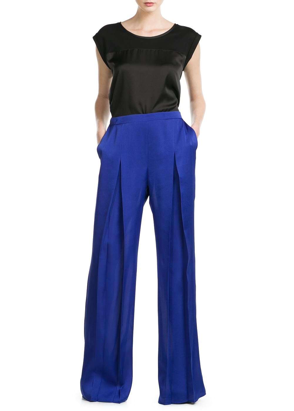 Completo pantalone blu e nero