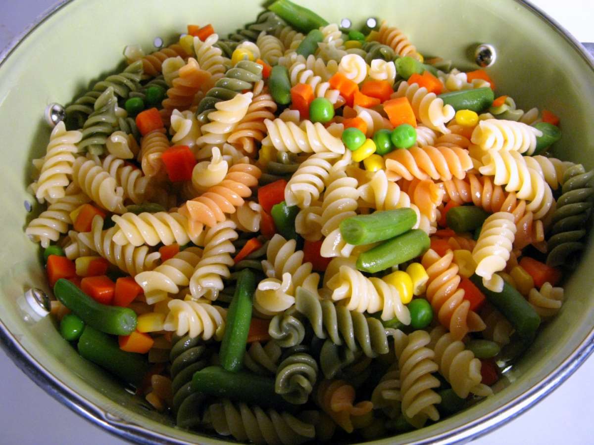 Fusilli con fagiolini e piselli