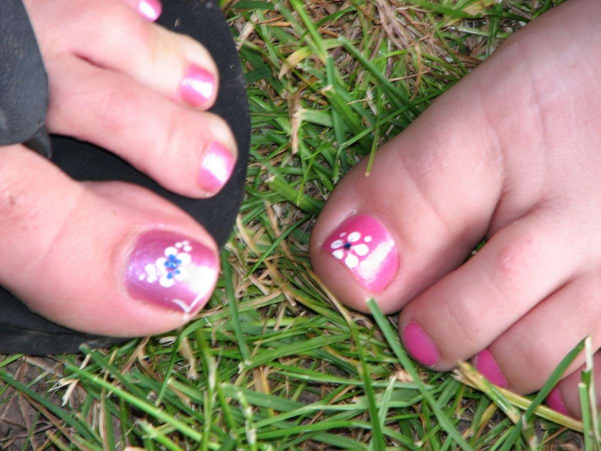 Nail art con fiore