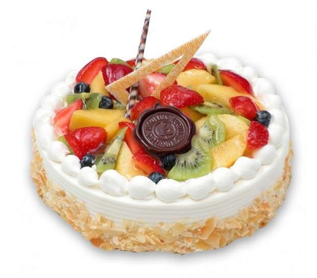 Torta con panna e frutta