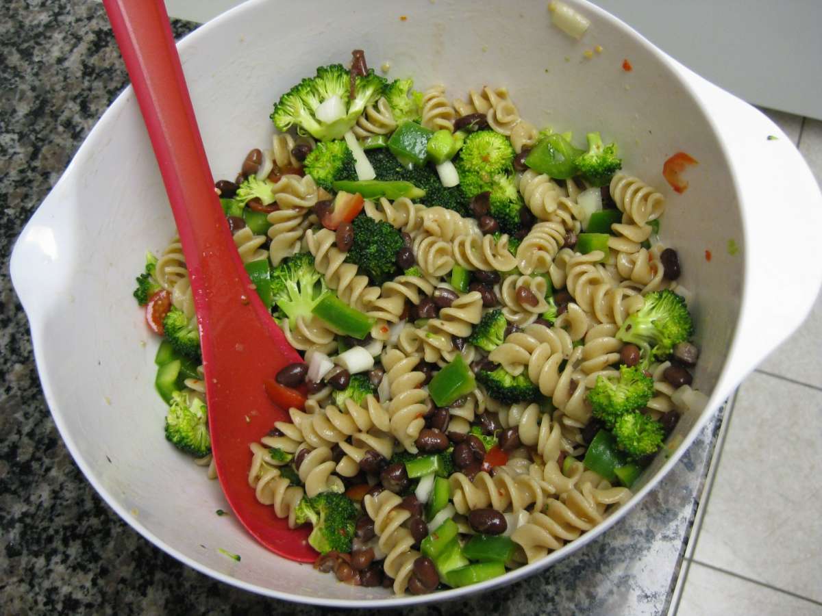 Insalata di fusilli con broccoli