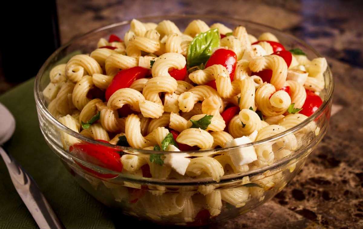 Insalata di pasta caprese