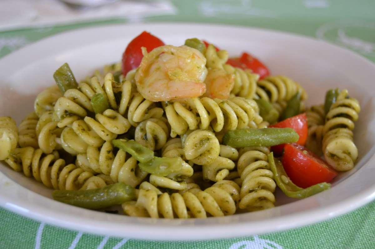 Insalata di pasta con pesto