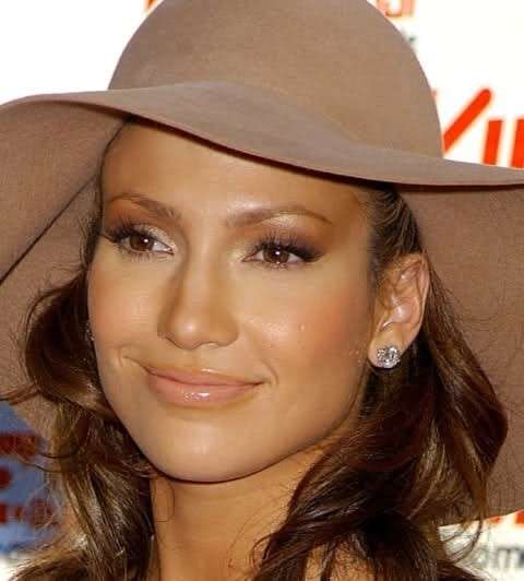 Jennifer Lopez con trucco bronze
