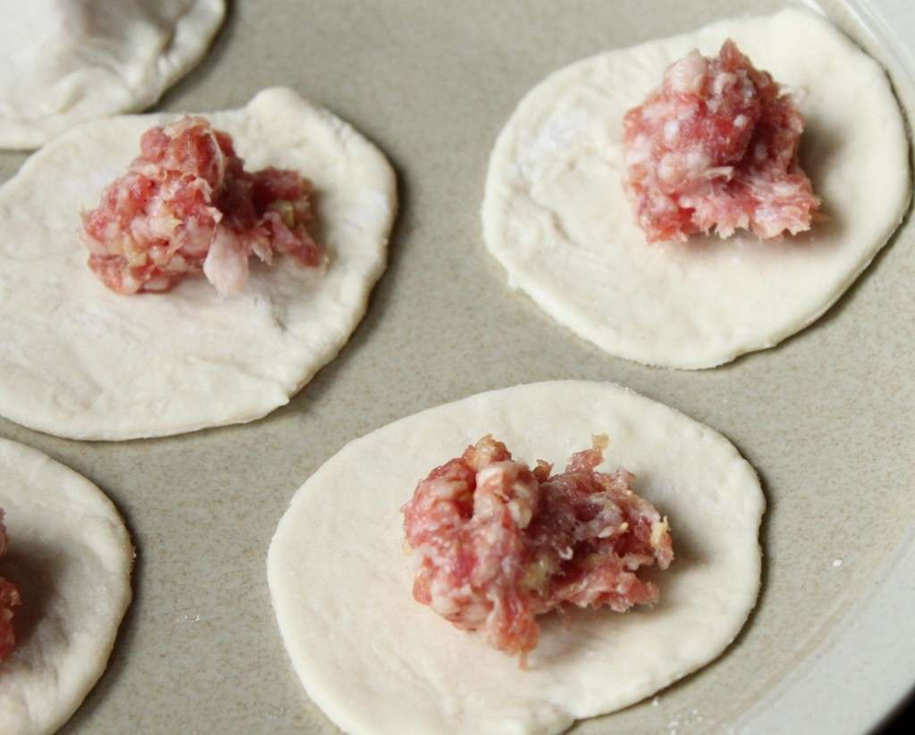 Preparazione dei ravioli al vapore